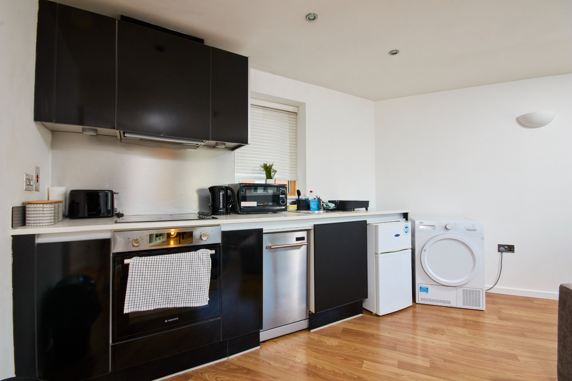 2-bed contractor house in Leeds (LS) photo 4
