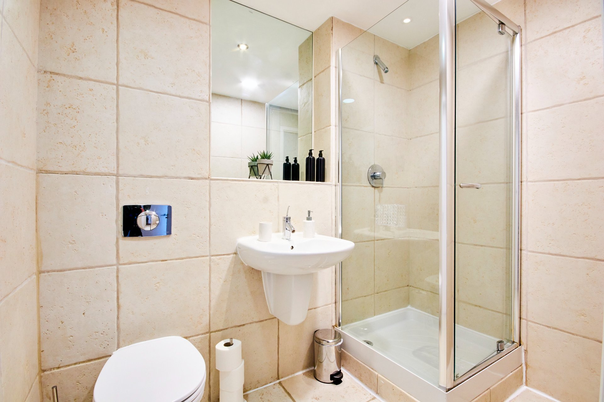 2-bed contractor house in Leeds (LS) photo 10