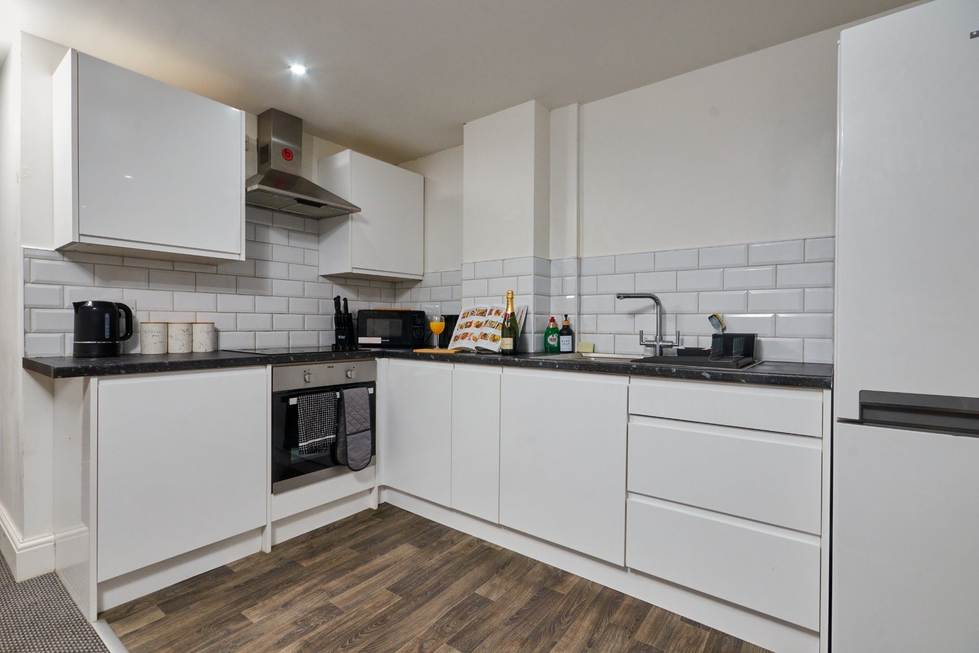 1-bed contractor house in Leeds (LS) photo 4