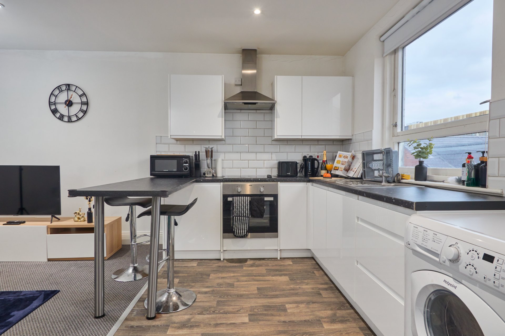 1-bed contractor house in Leeds (LS) photo 5