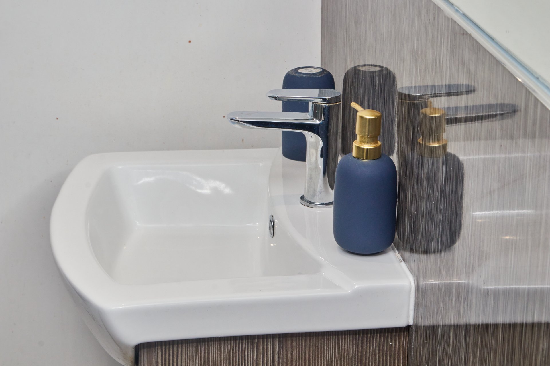 1-bed contractor house in Leeds (LS) photo 12