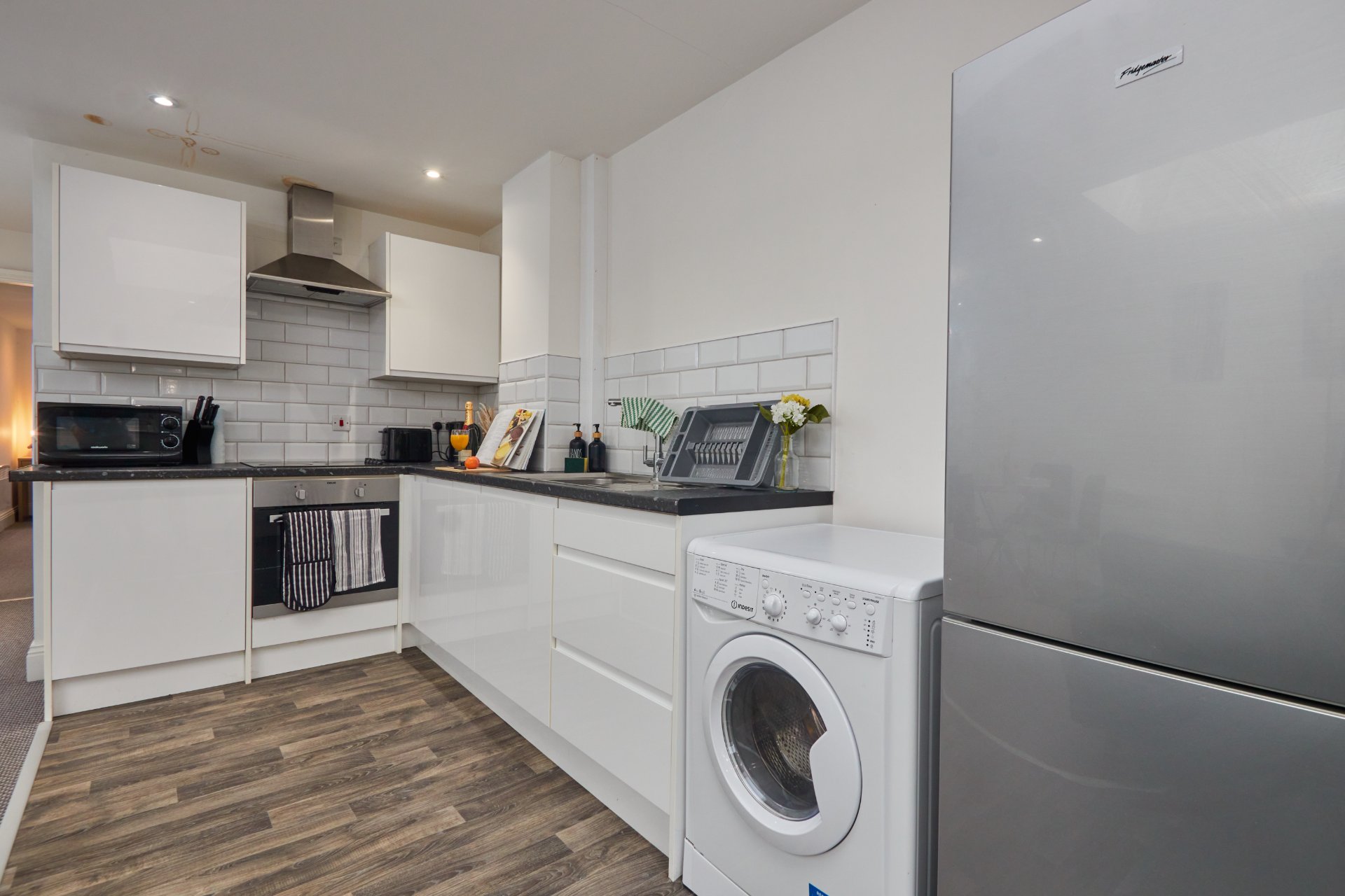 1-bed contractor house in Leeds (LS) photo 6