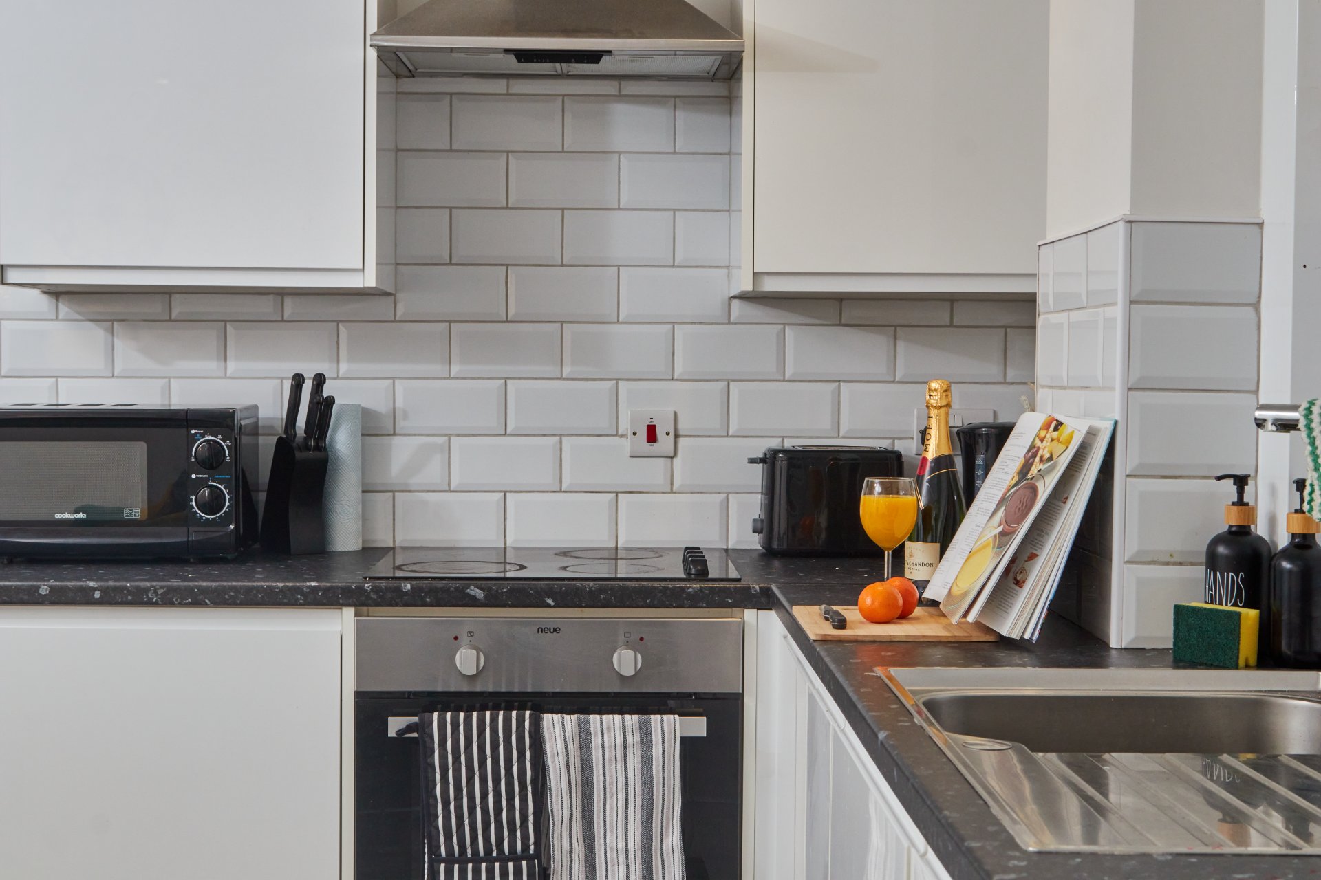 1-bed contractor house in Leeds (LS) photo 7