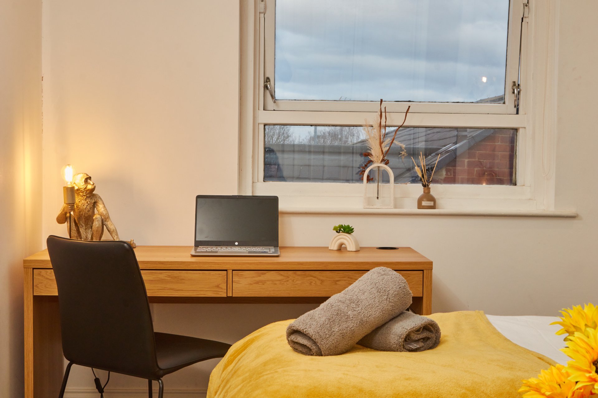 1-bed contractor house in Leeds (LS) photo 11