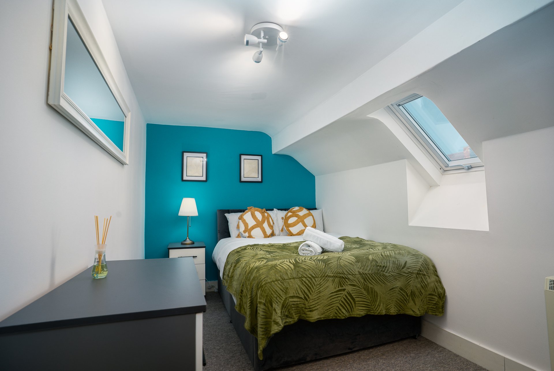 4-bed contractor house in Yeovil (BA)