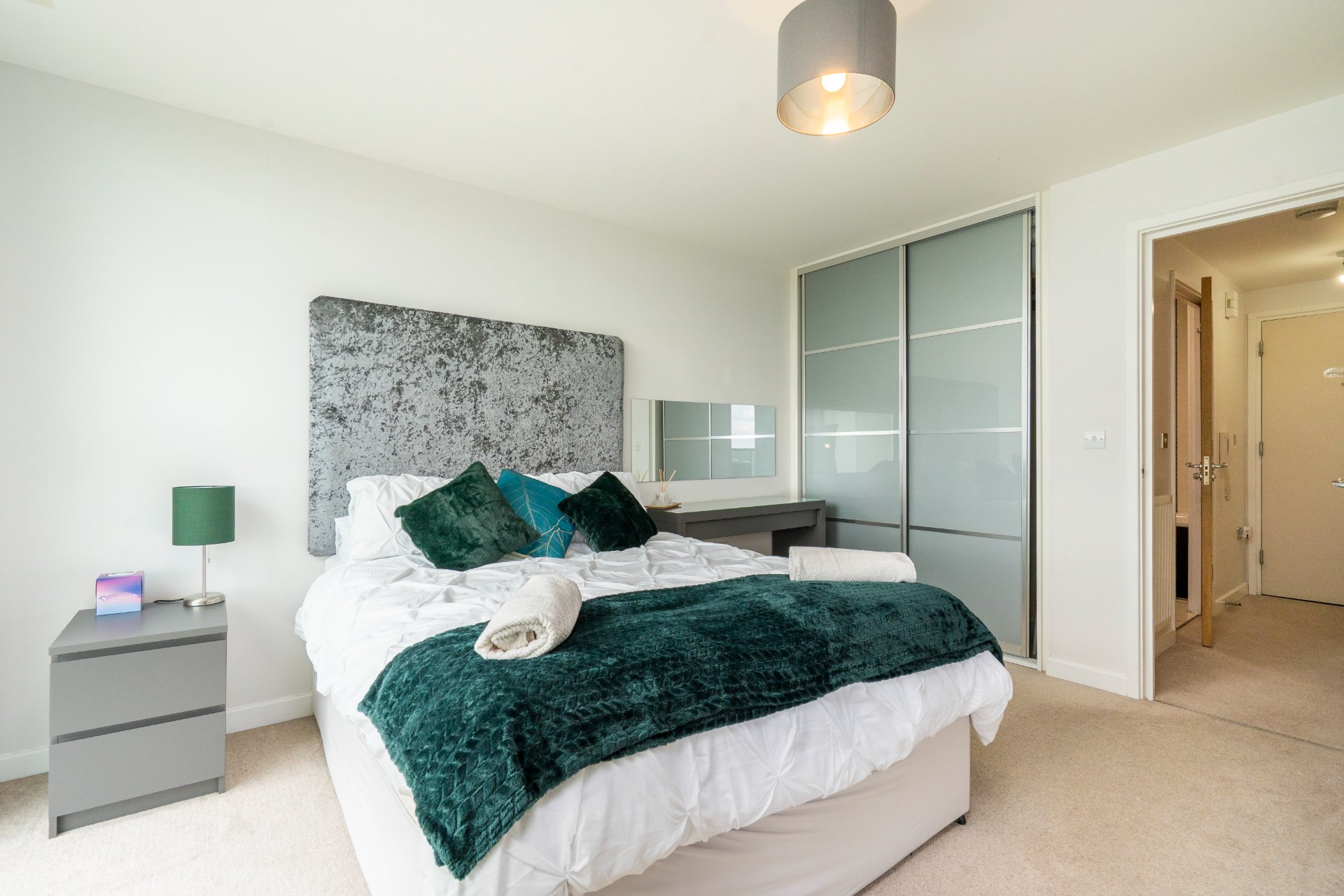 1-bed contractor house in Milton Keynes (MK) photo 6