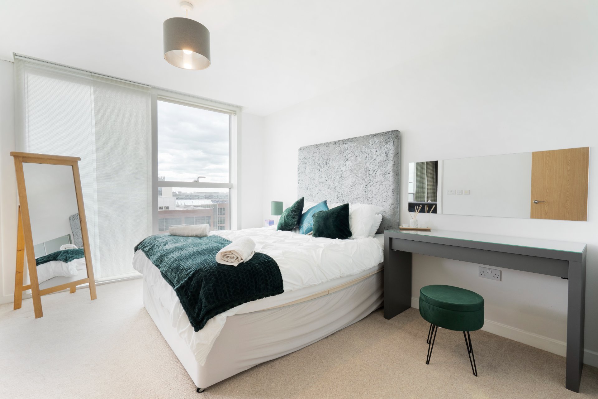 1-bed contractor house in Milton Keynes (MK) photo 7