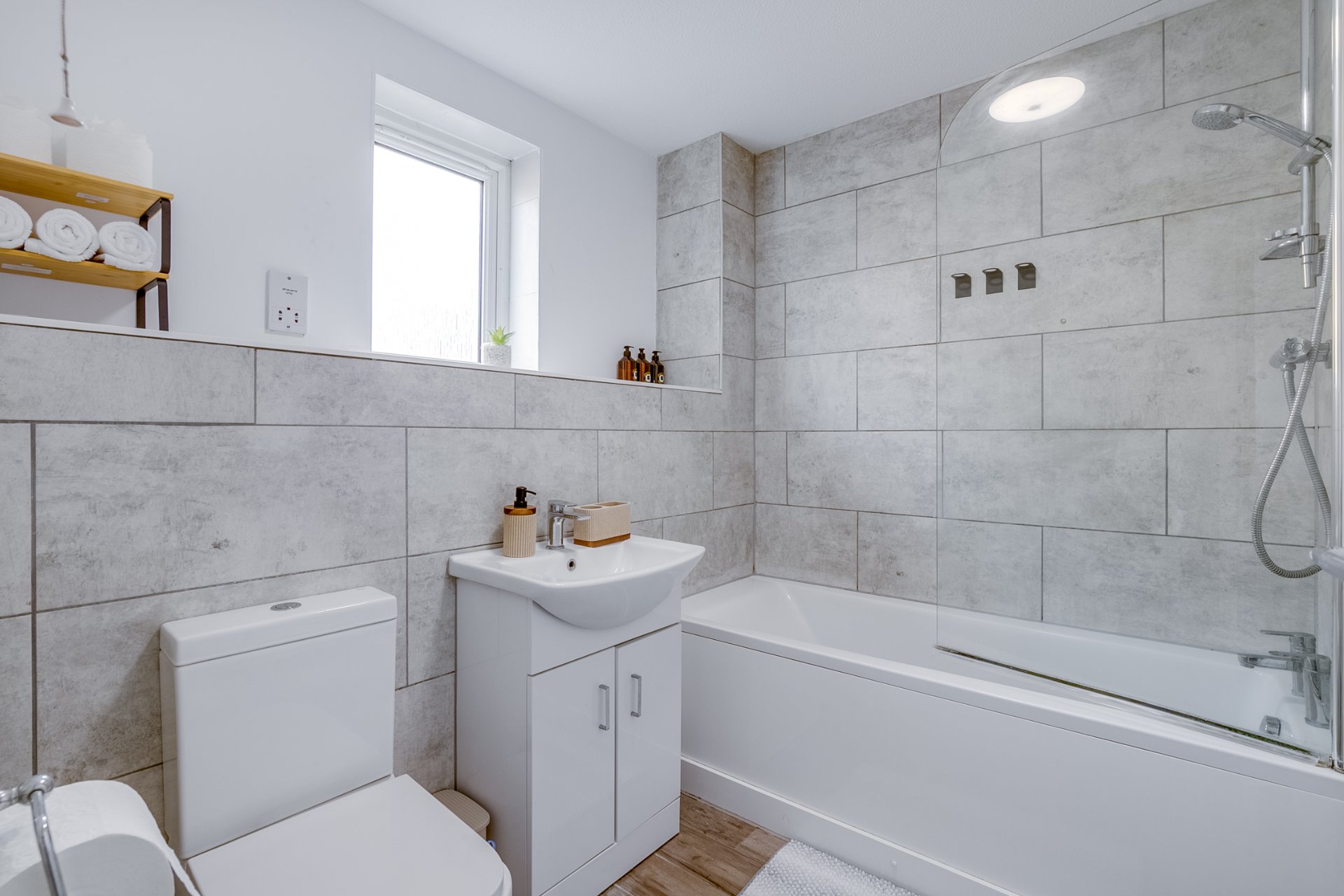 4-bed contractor house in Oldbrook (MK) photo 11