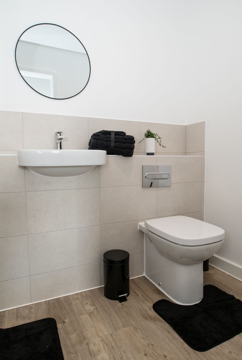 2-bed contractor house in Milton Keynes (MK) photo 4
