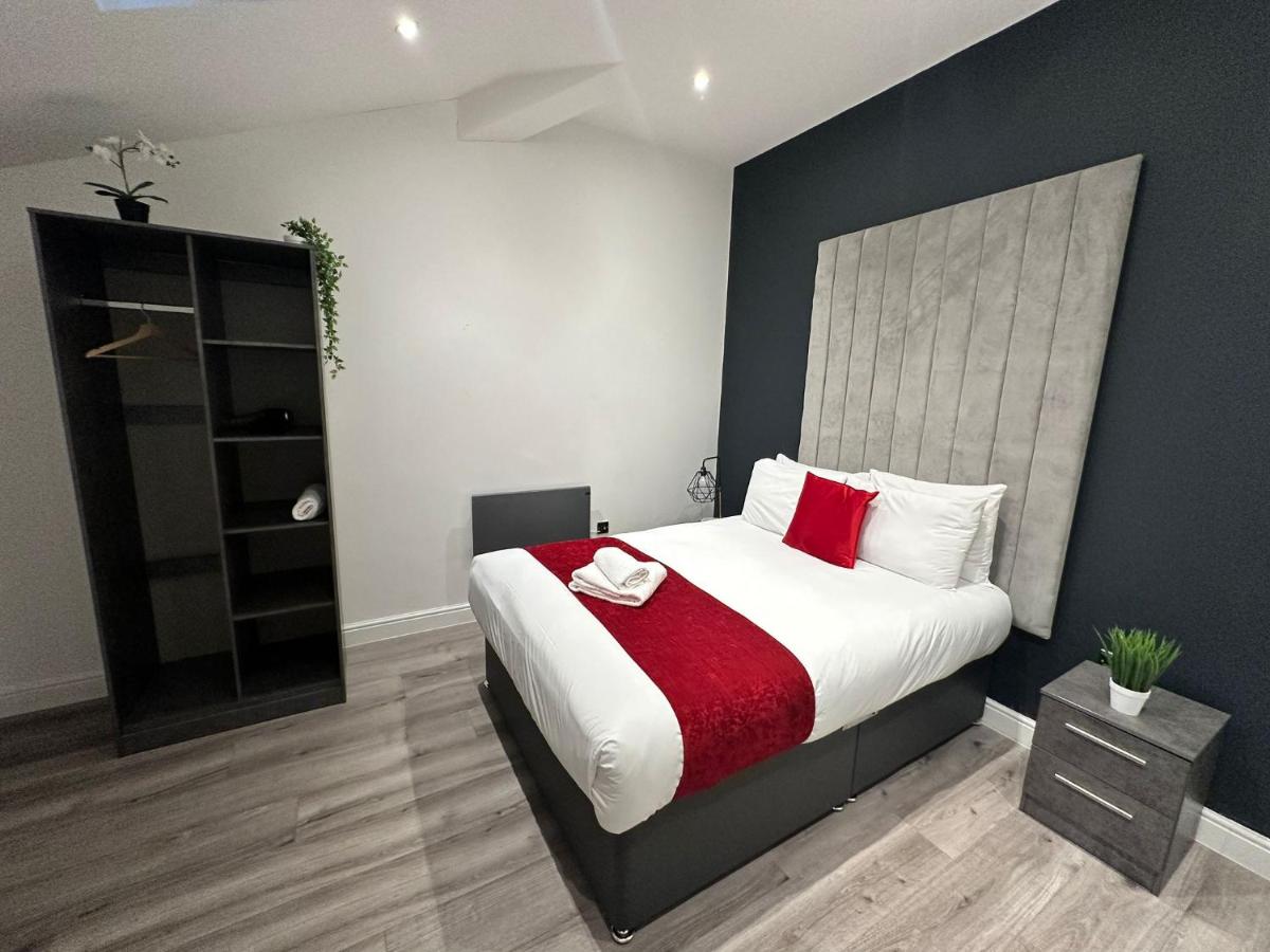 2-bed contractor house in Liverpool (L)