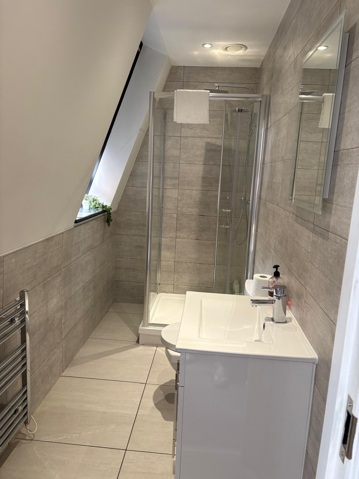 2-bed contractor house in Liverpool (L) photo 9