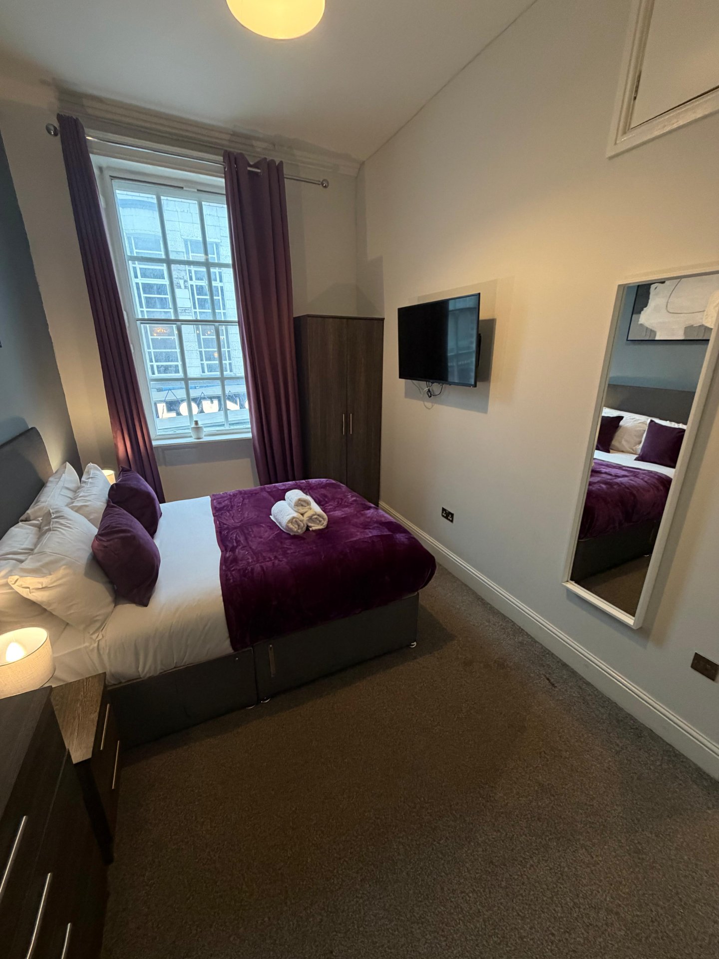 4-bed contractor house in Liverpool (L)