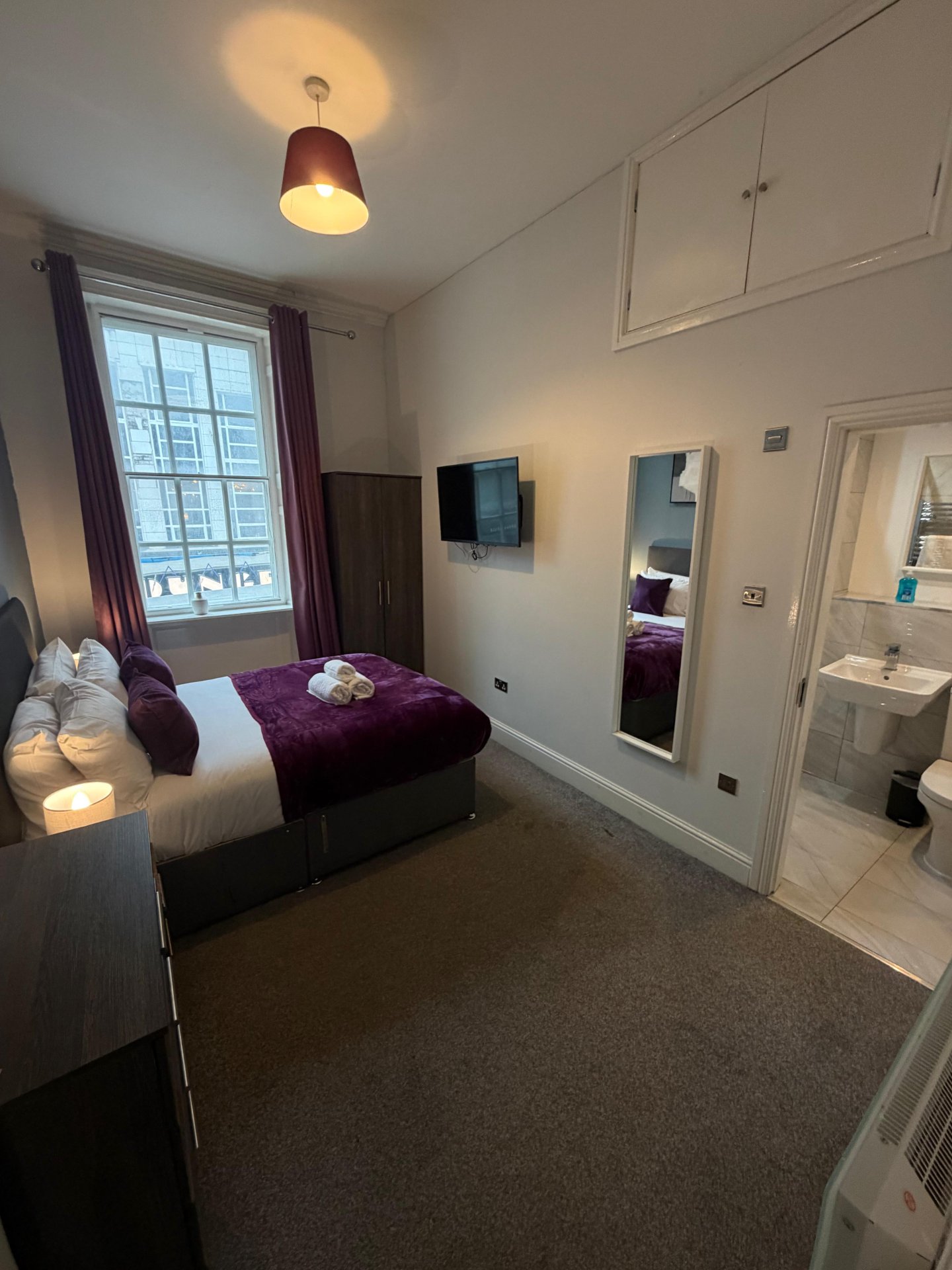 4-bed contractor house in Liverpool (L) photo 9