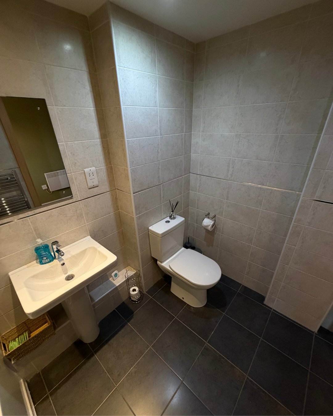 2-bed contractor house in Liverpool (L) photo 6
