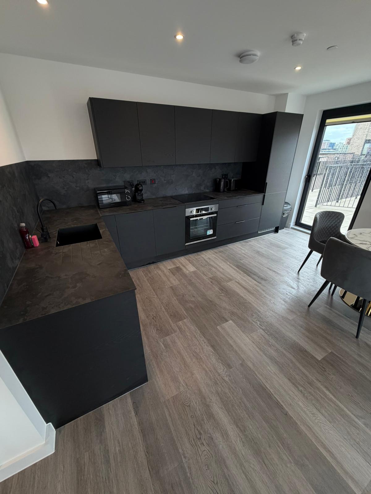 2-bed contractor house in Salford (M) photo 7
