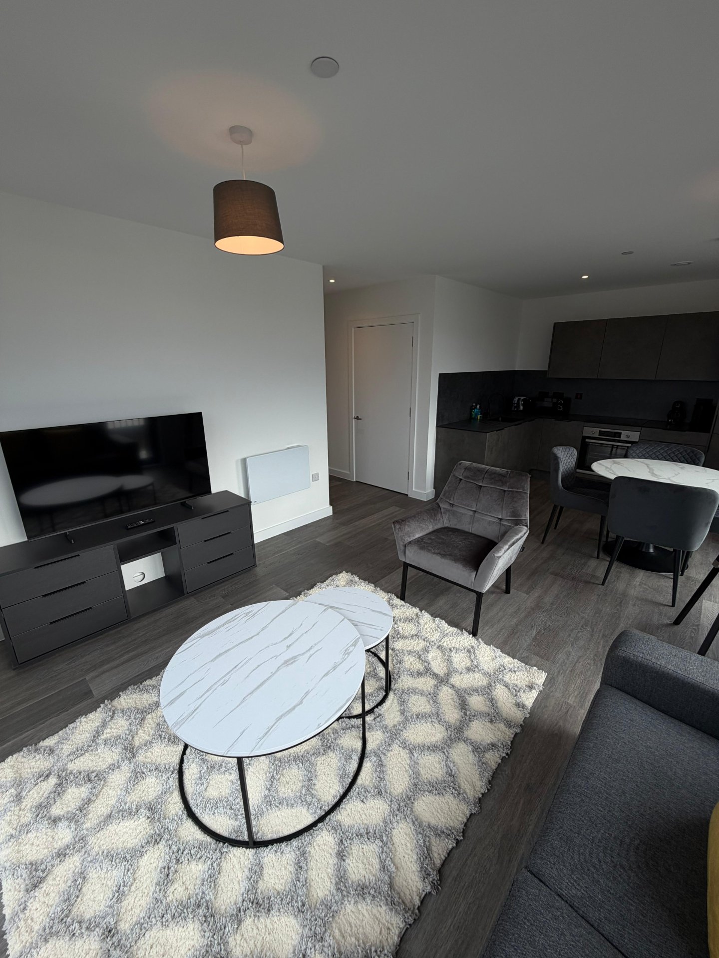 2-bed contractor house in Salford (M) photo 9