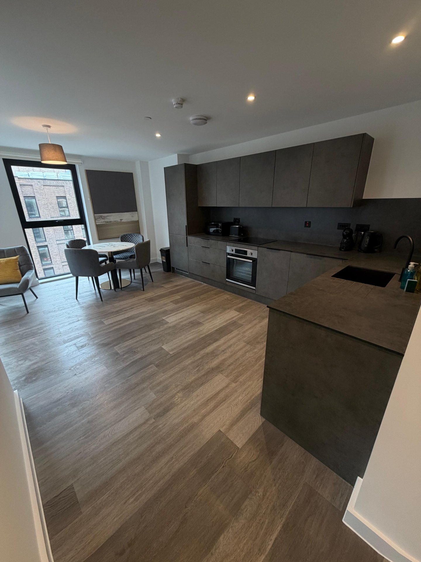3-bed contractor house in Salford (M) photo 2