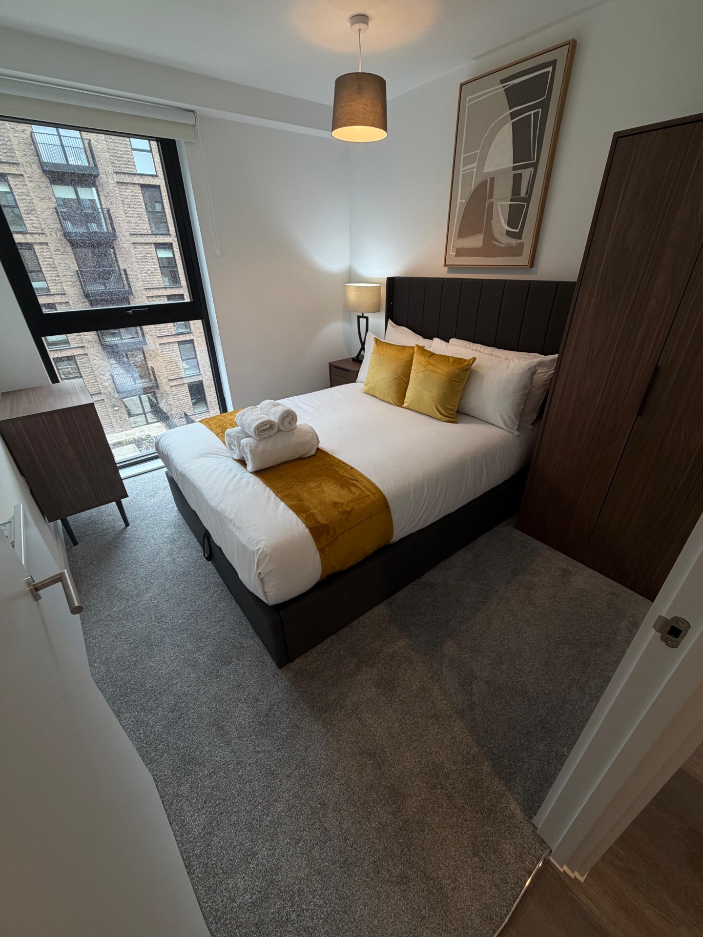 3-bed contractor house in Salford (M) photo 3