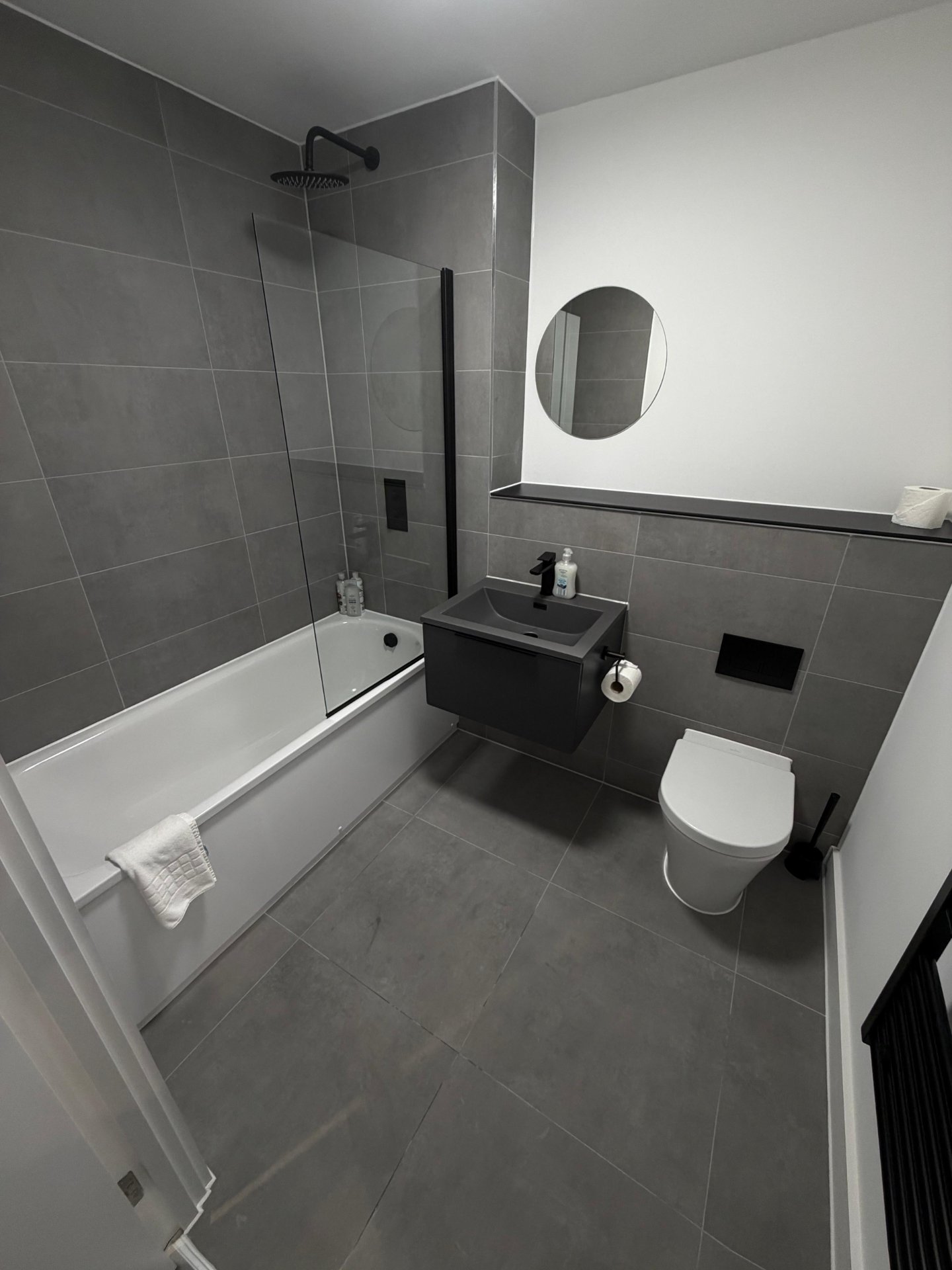 3-bed contractor house in Salford (M) photo 4