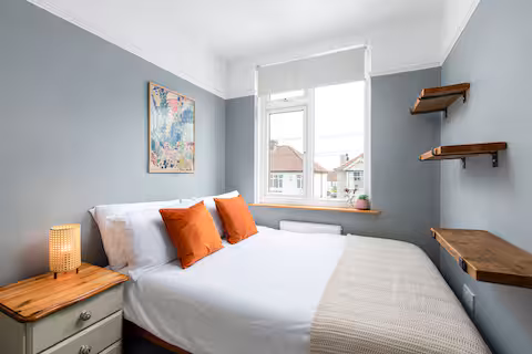 4-bed contractor house in Bristol (BS) photo 9