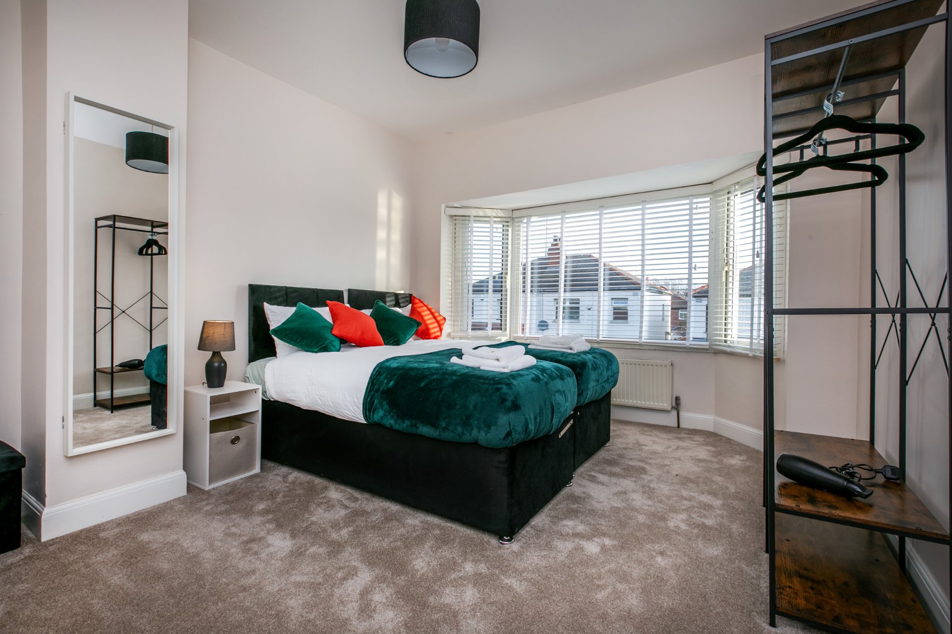 4-bed contractor house in Doncaster (DN) photo 8