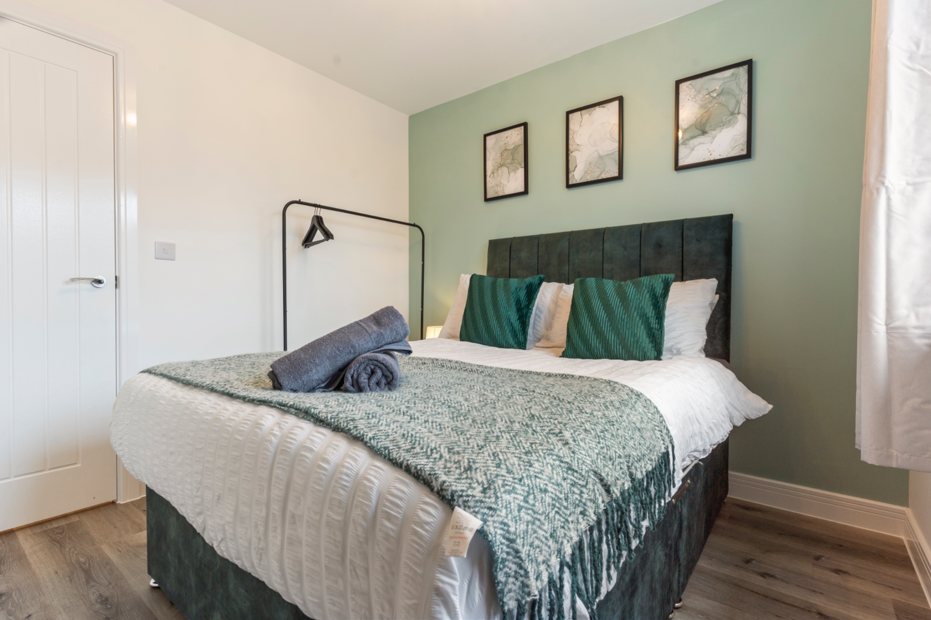 5-bed contractor house in Gloucester  (GL) photo 5