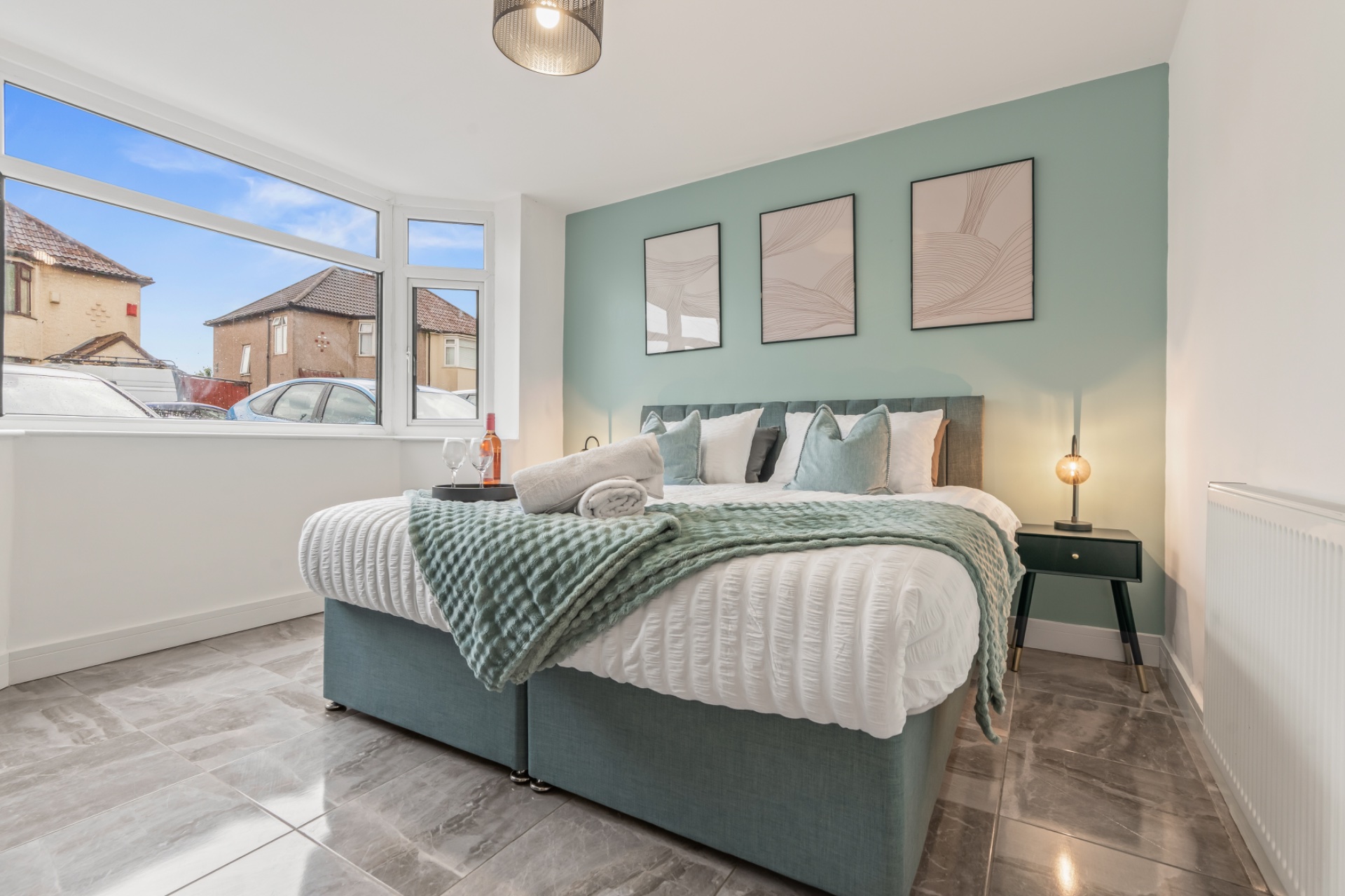 4-bed contractor house in Bristol (BS) photo 4