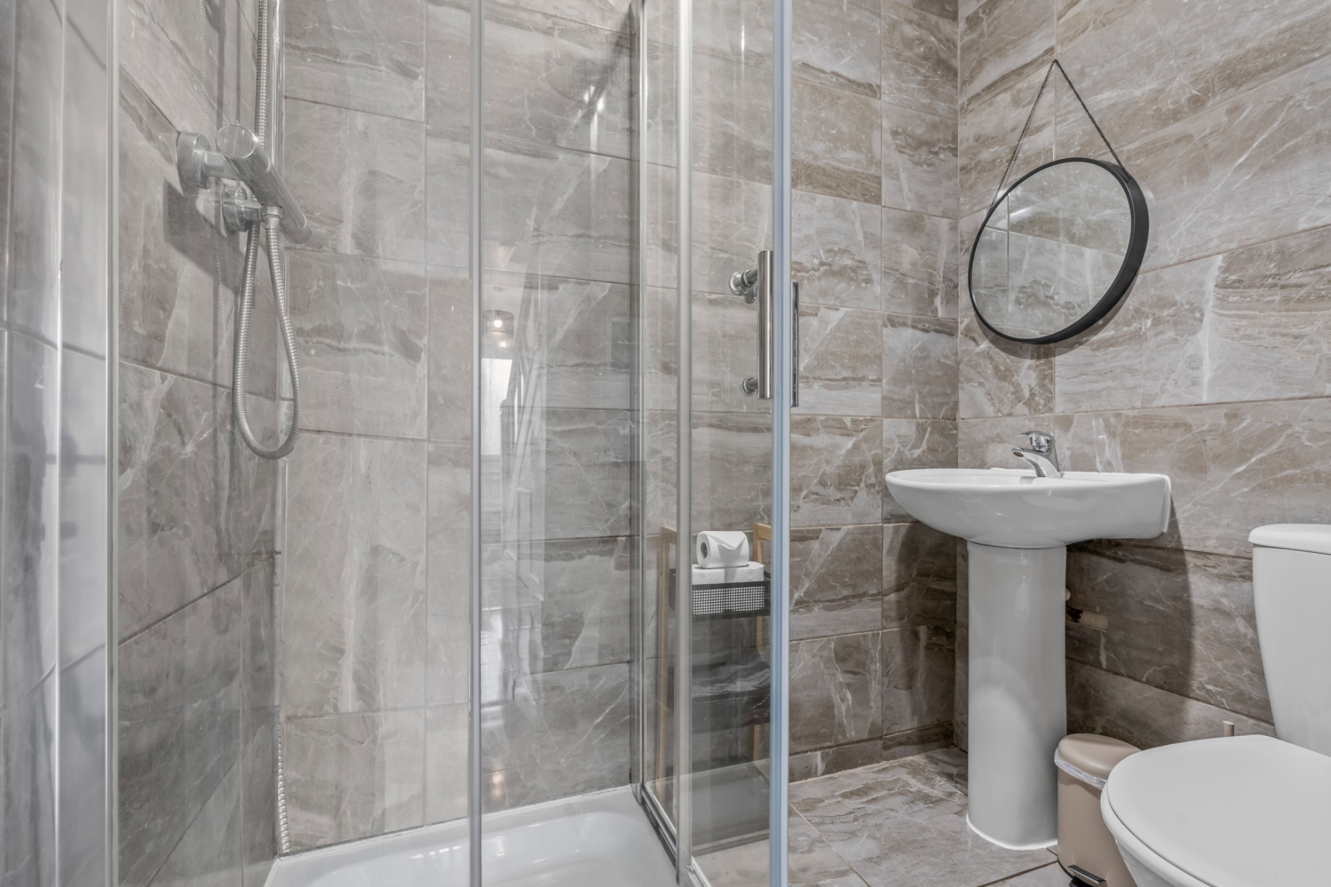 4-bed contractor house in Bristol (BS) photo 5