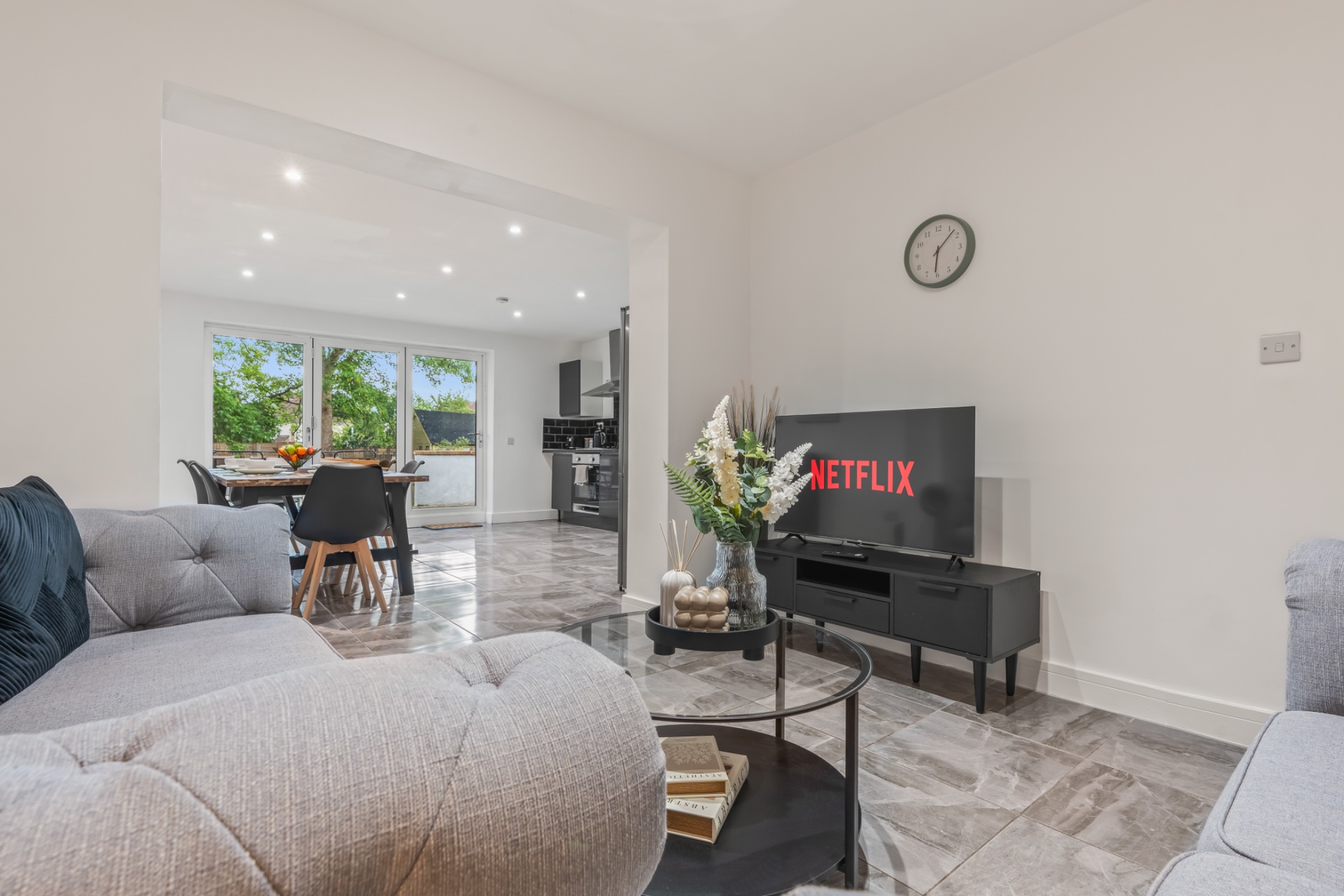 4-bed contractor house in Bristol (BS) photo 9