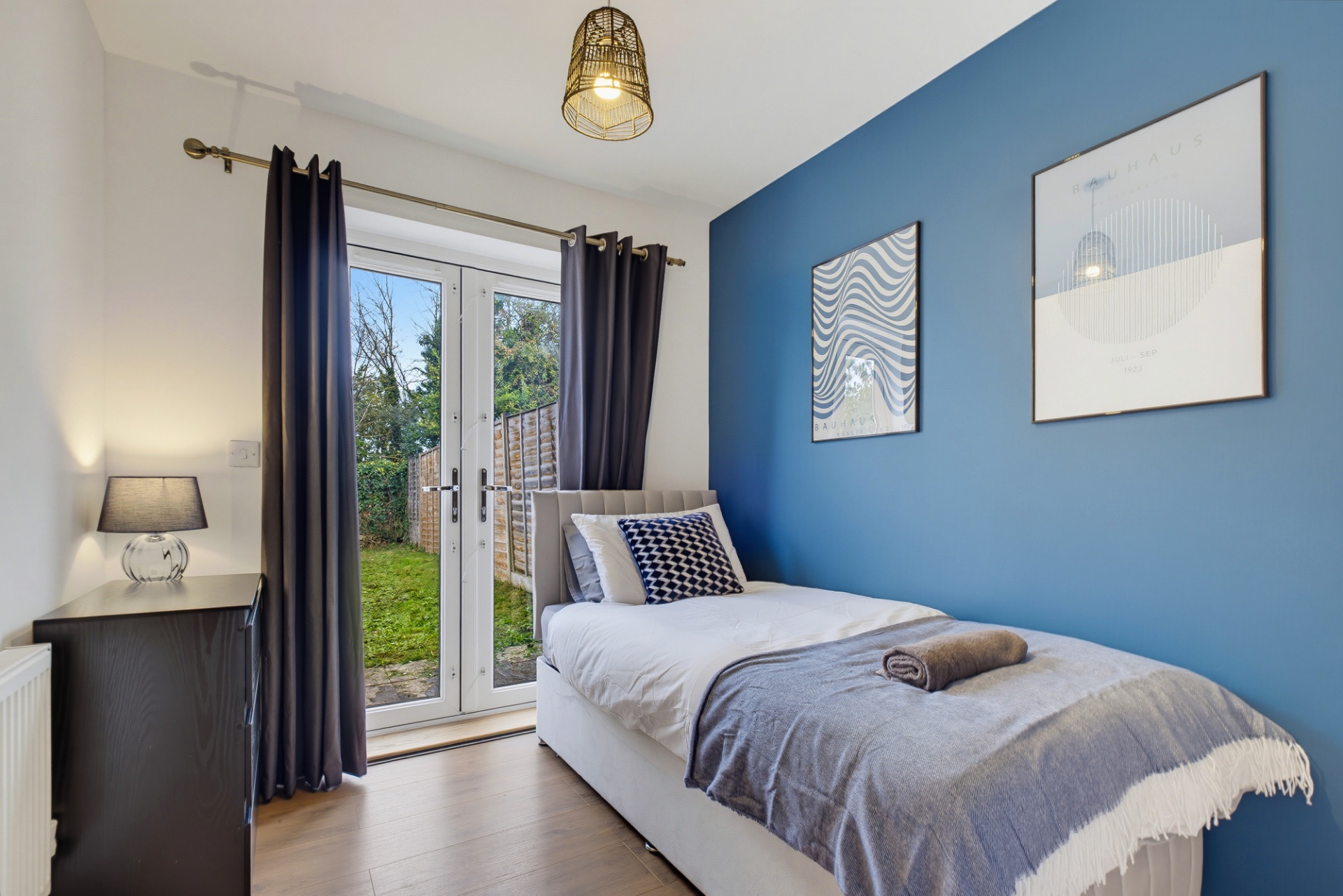 5-bed contractor house in Bristol  (BS) photo 9