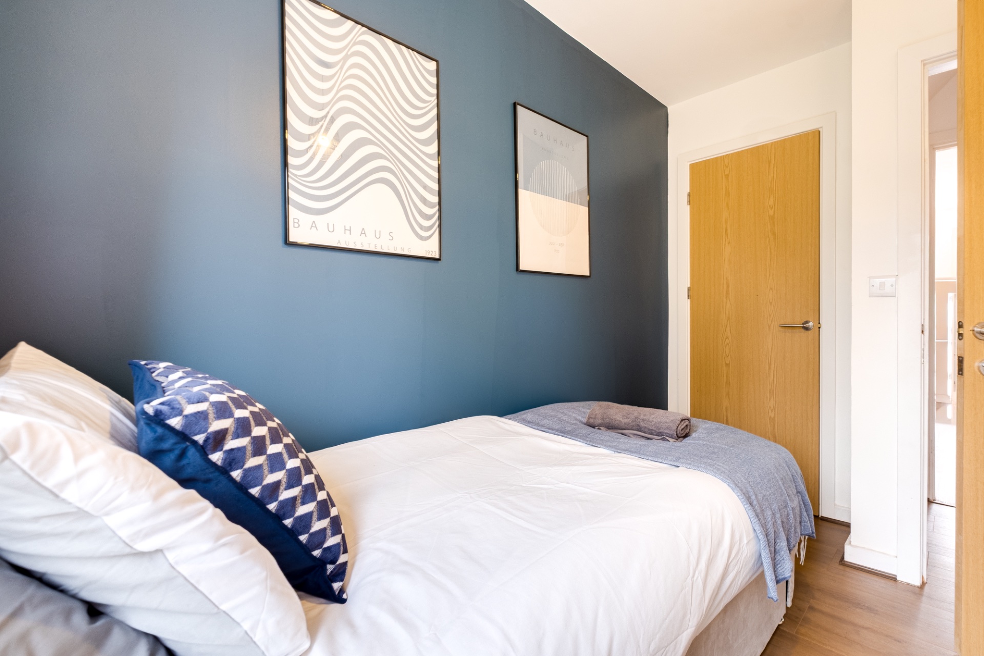 5-bed contractor house in Bristol  (BS) photo 10
