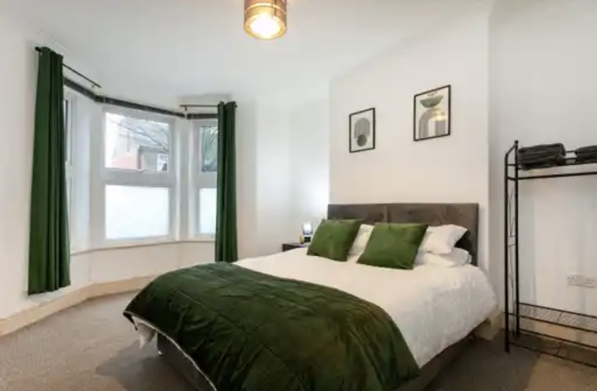 4-bed contractor house in Lincoln (LN) photo 6