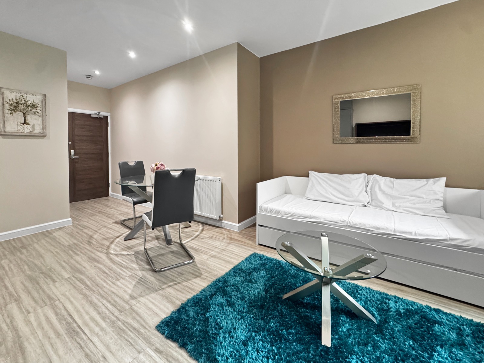 1-bed contractor house in Milton Keynes (MK) photo 7