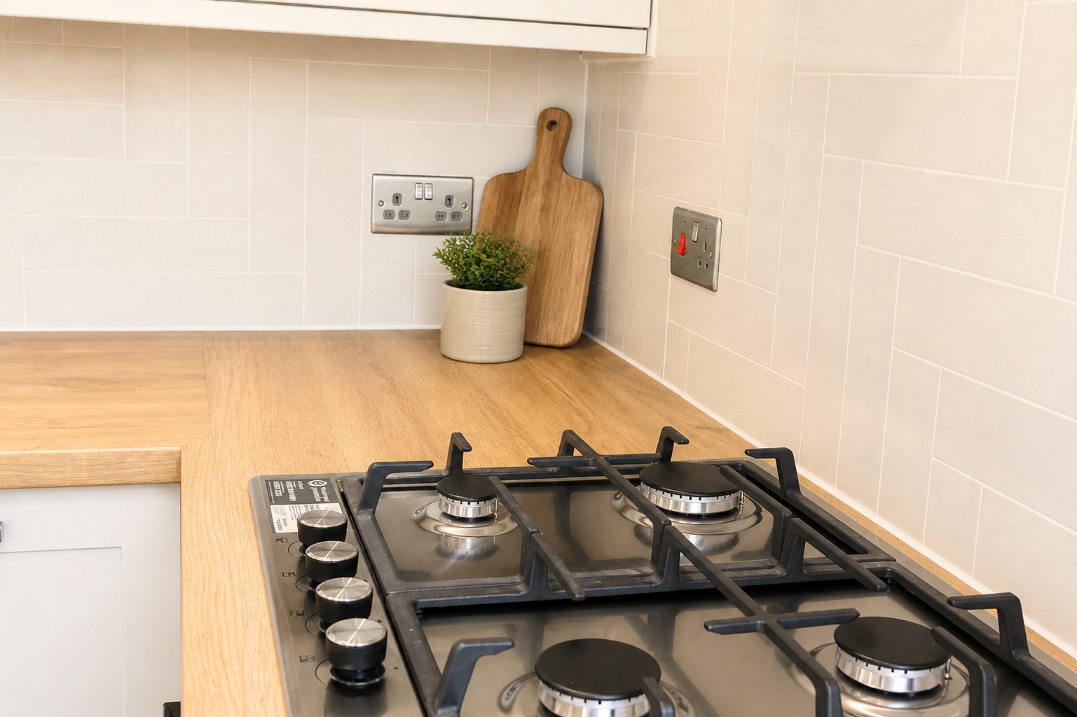 3-bed contractor house in Newport (NP) photo 7