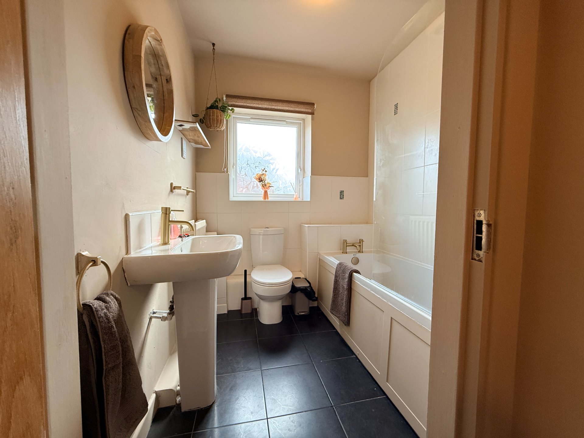 2-bed contractor house in Leeds (LS)