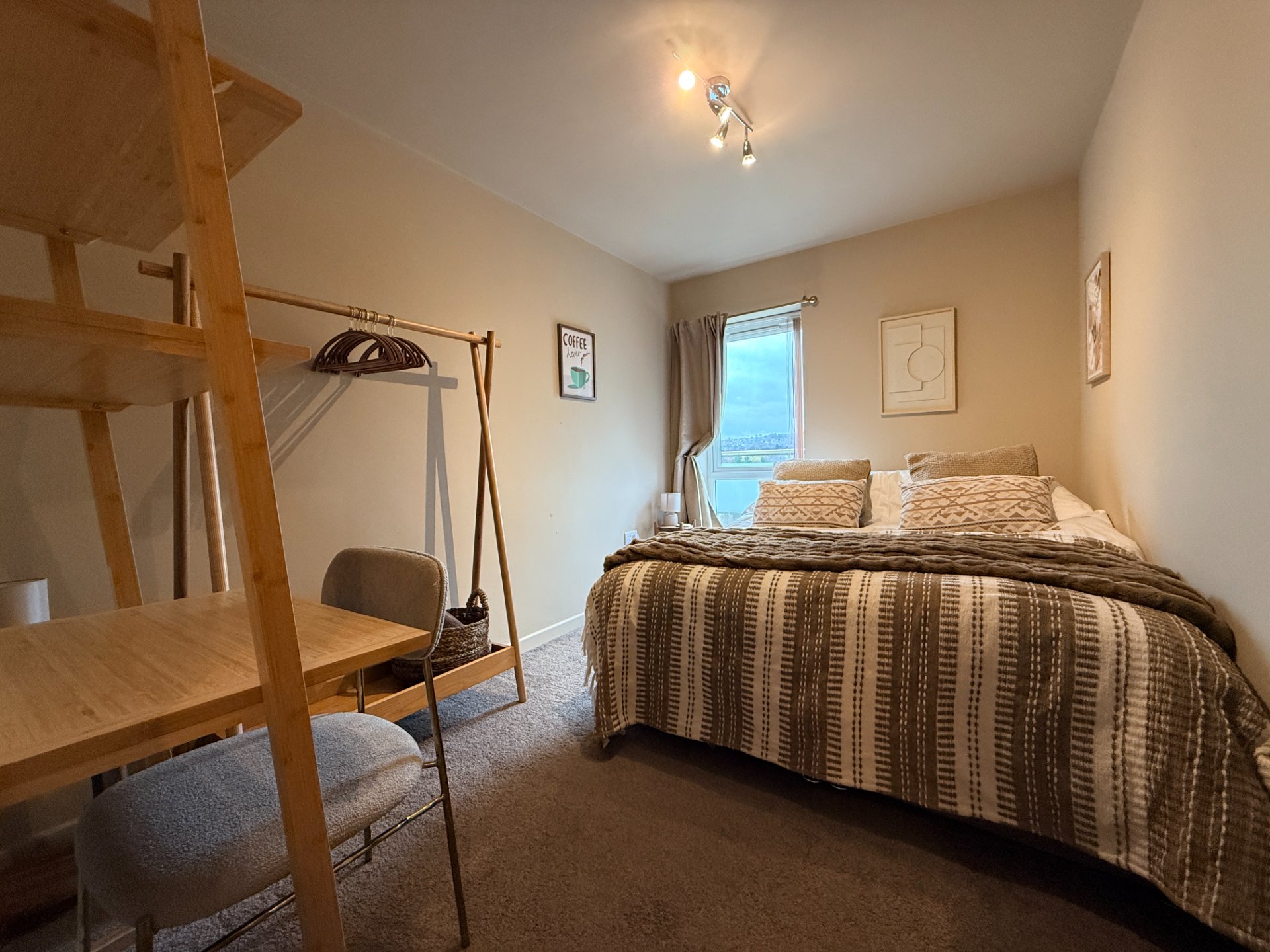 2-bed contractor house in Leeds (LS) photo 5