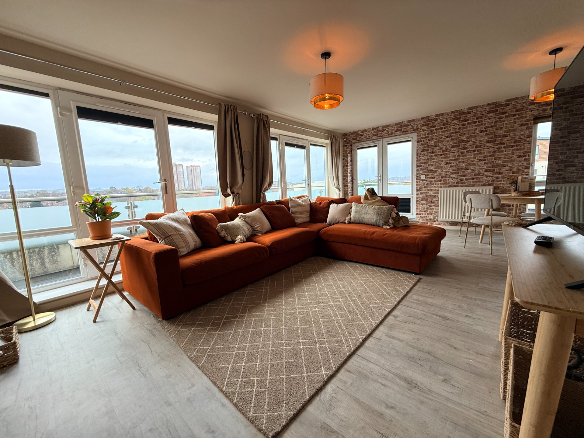 2-bed contractor house in Leeds (LS) photo 11