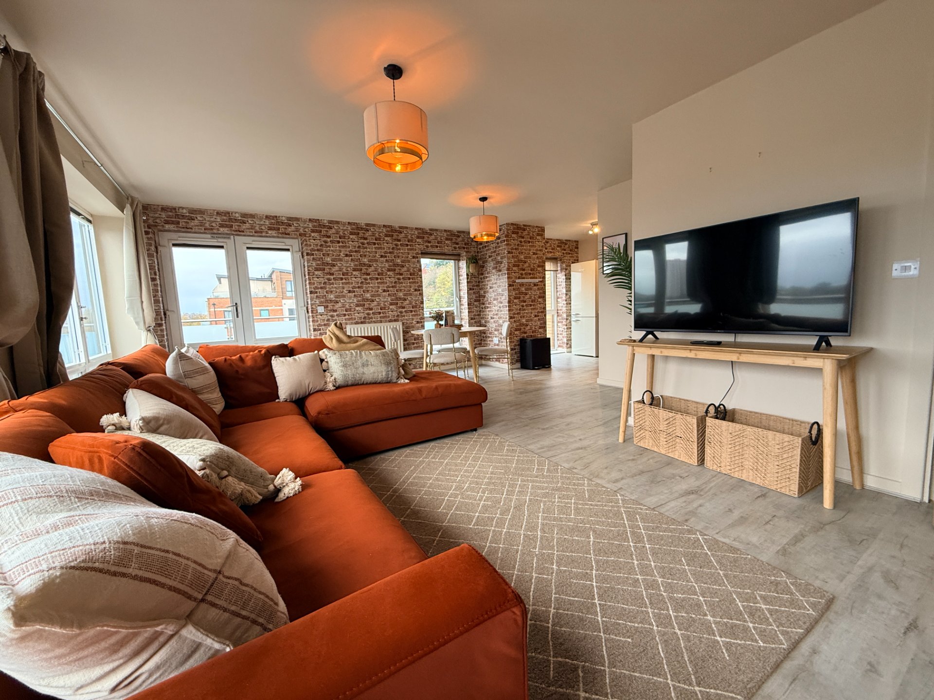 2-bed contractor house in Leeds (LS) photo 12