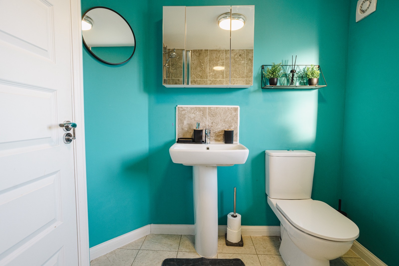 4-bed contractor house in Bristol (BS) photo 8