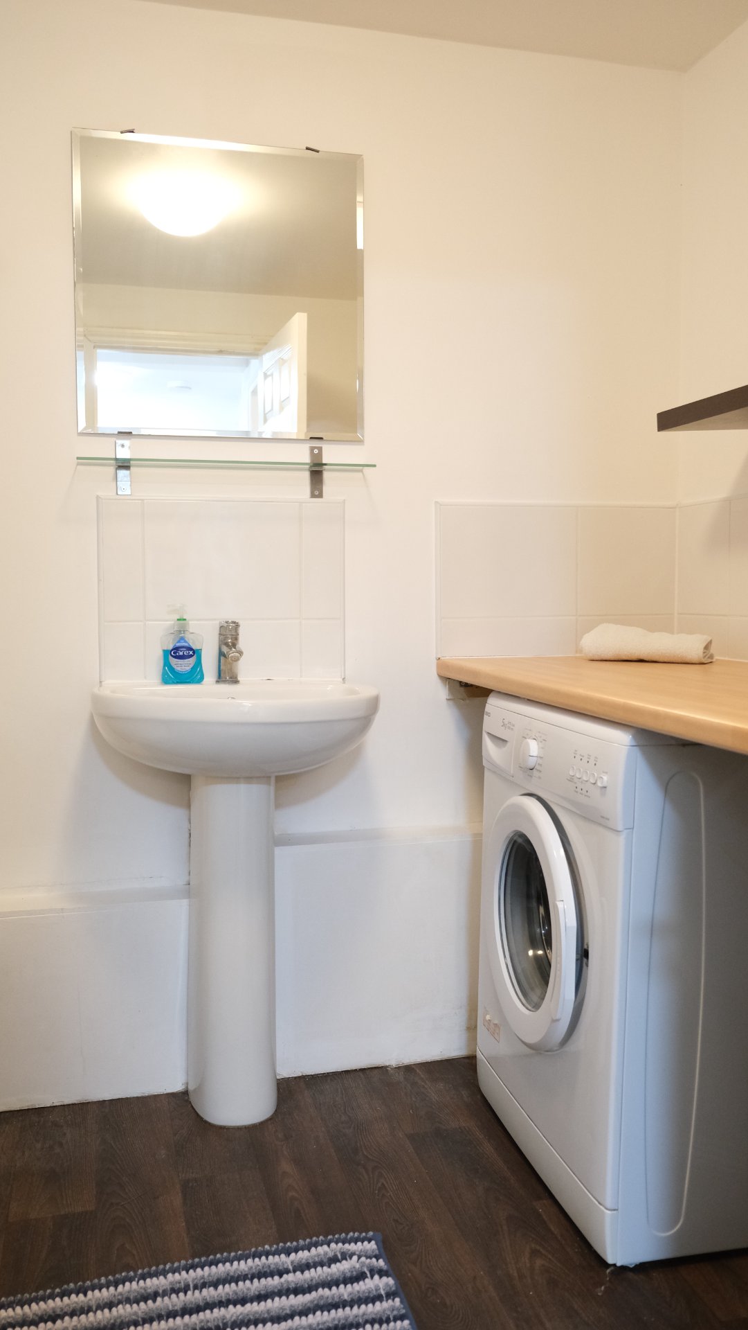 2-bed contractor house in Bedford (MK) photo 11