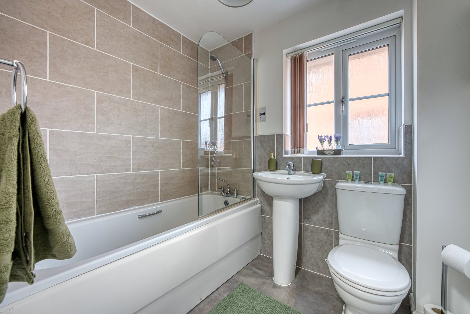 5-bed contractor house in Coventry (CV) photo 4