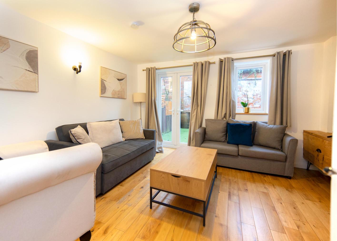 3-bed contractor house in Derby (DE) photo 9