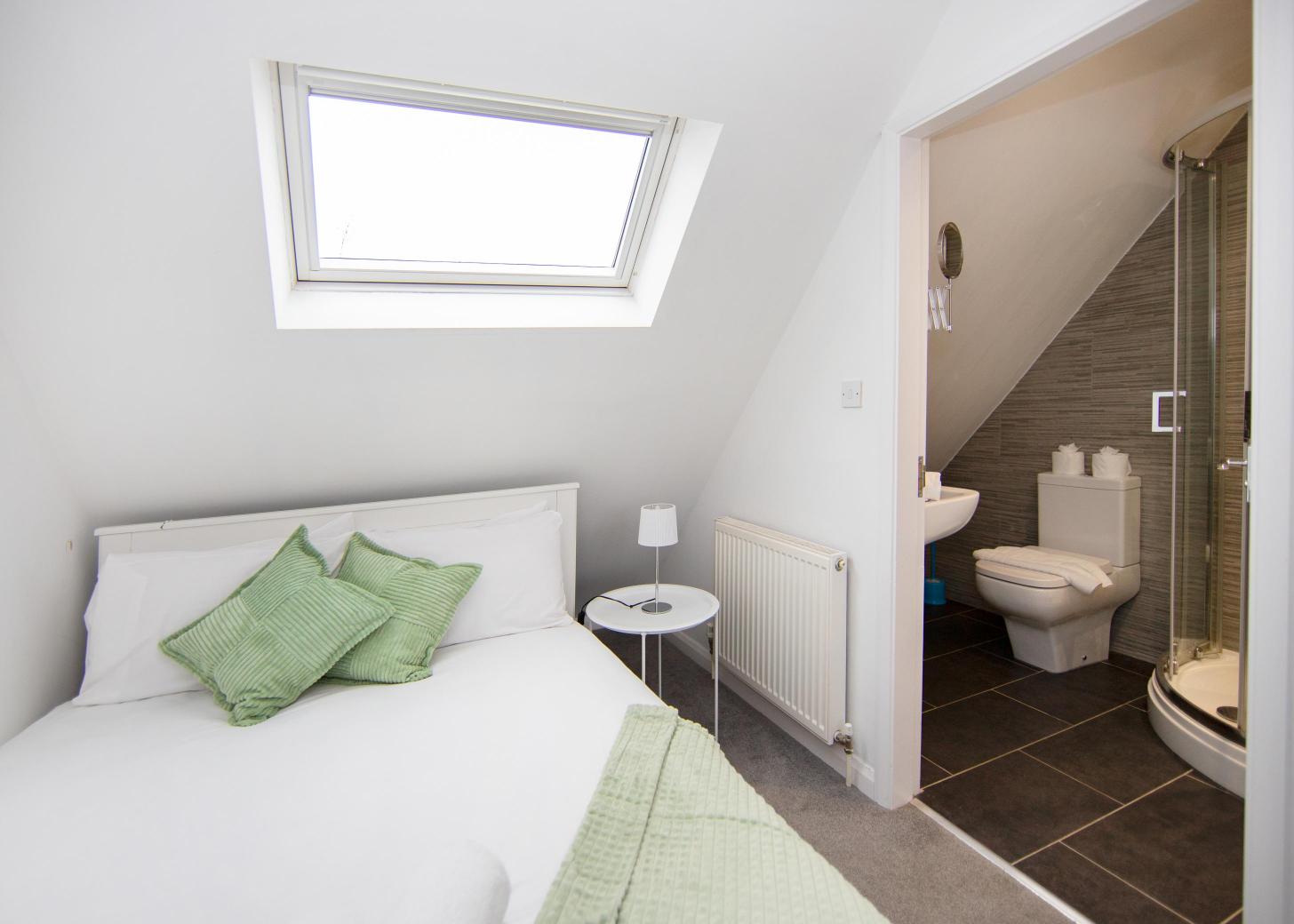 3-bed contractor house in Derby (DE) photo 10