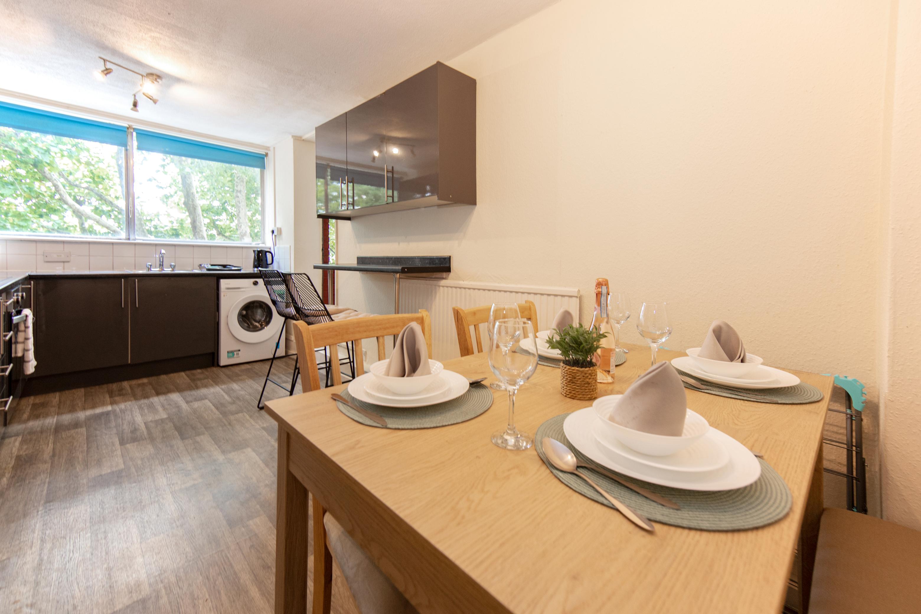 4-bed contractor house in London (W)
