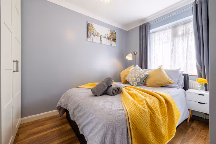 2-bed contractor house in Dagenham  (RM) photo 11