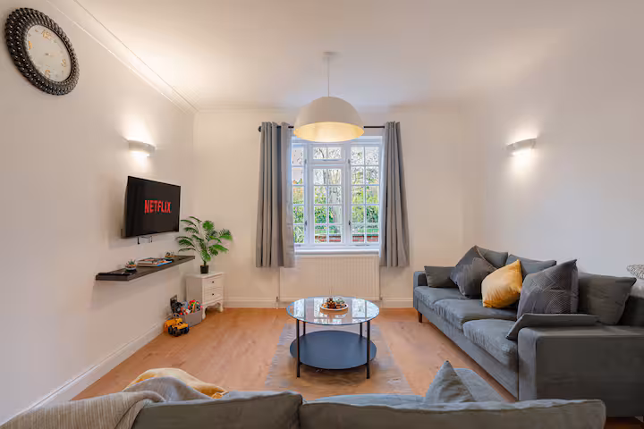 3-bed contractor house in London (SW) photo 12