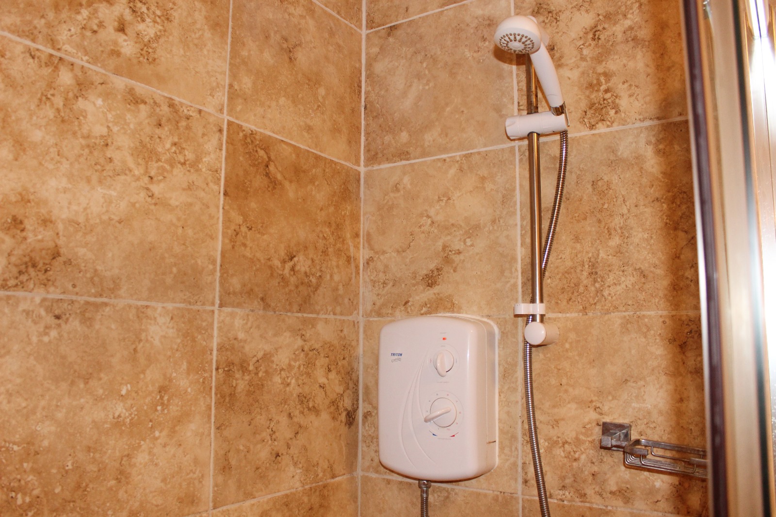 2-bed contractor house in Wolverhampton (WV) photo 6
