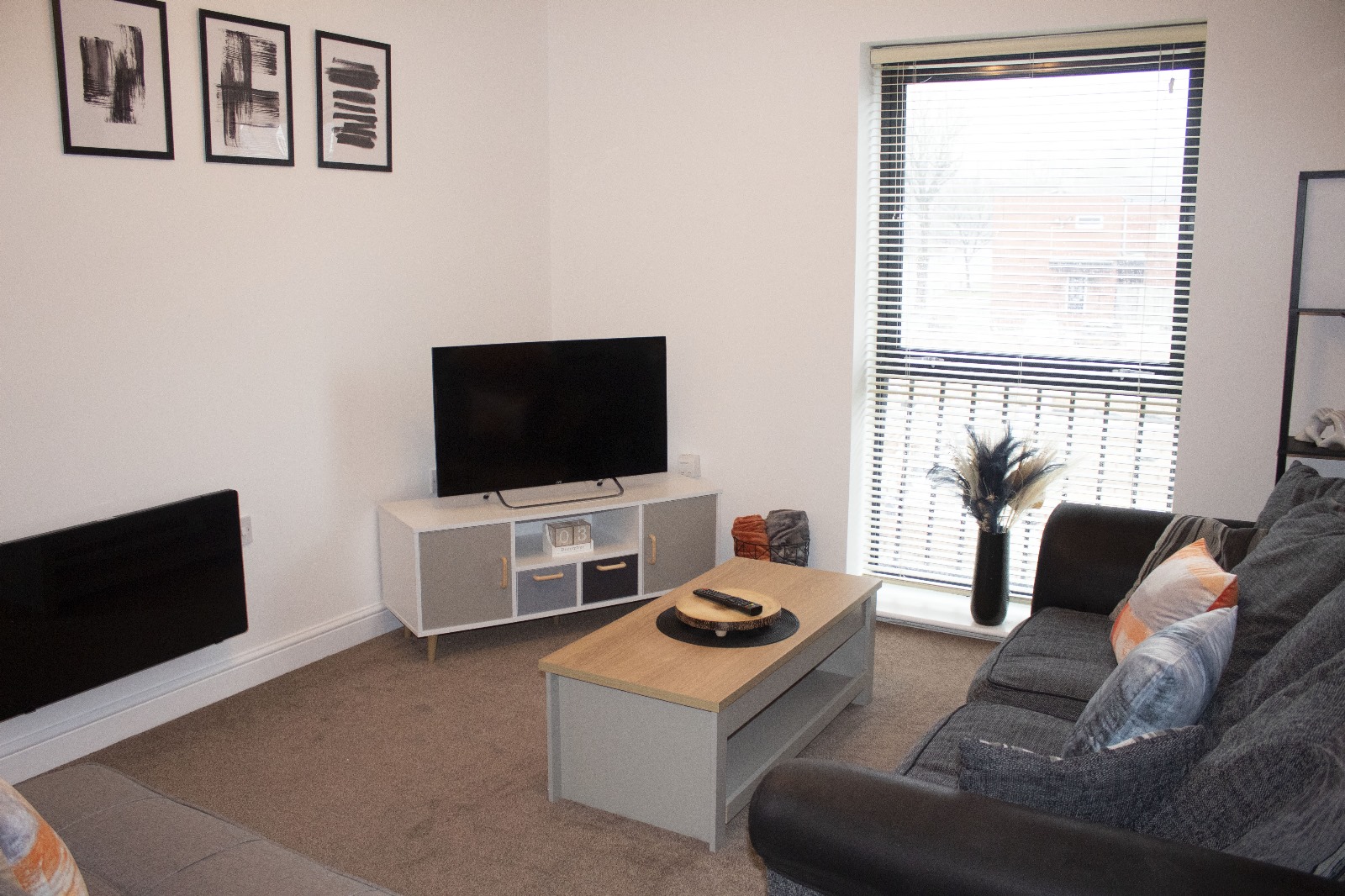 2-bed contractor house in Wolverhampton (WV) photo 11