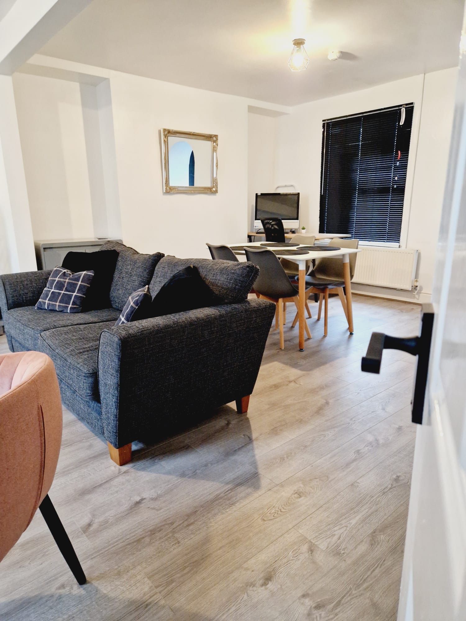 3-bed contractor house in Merthyr Tydfil (CF)
