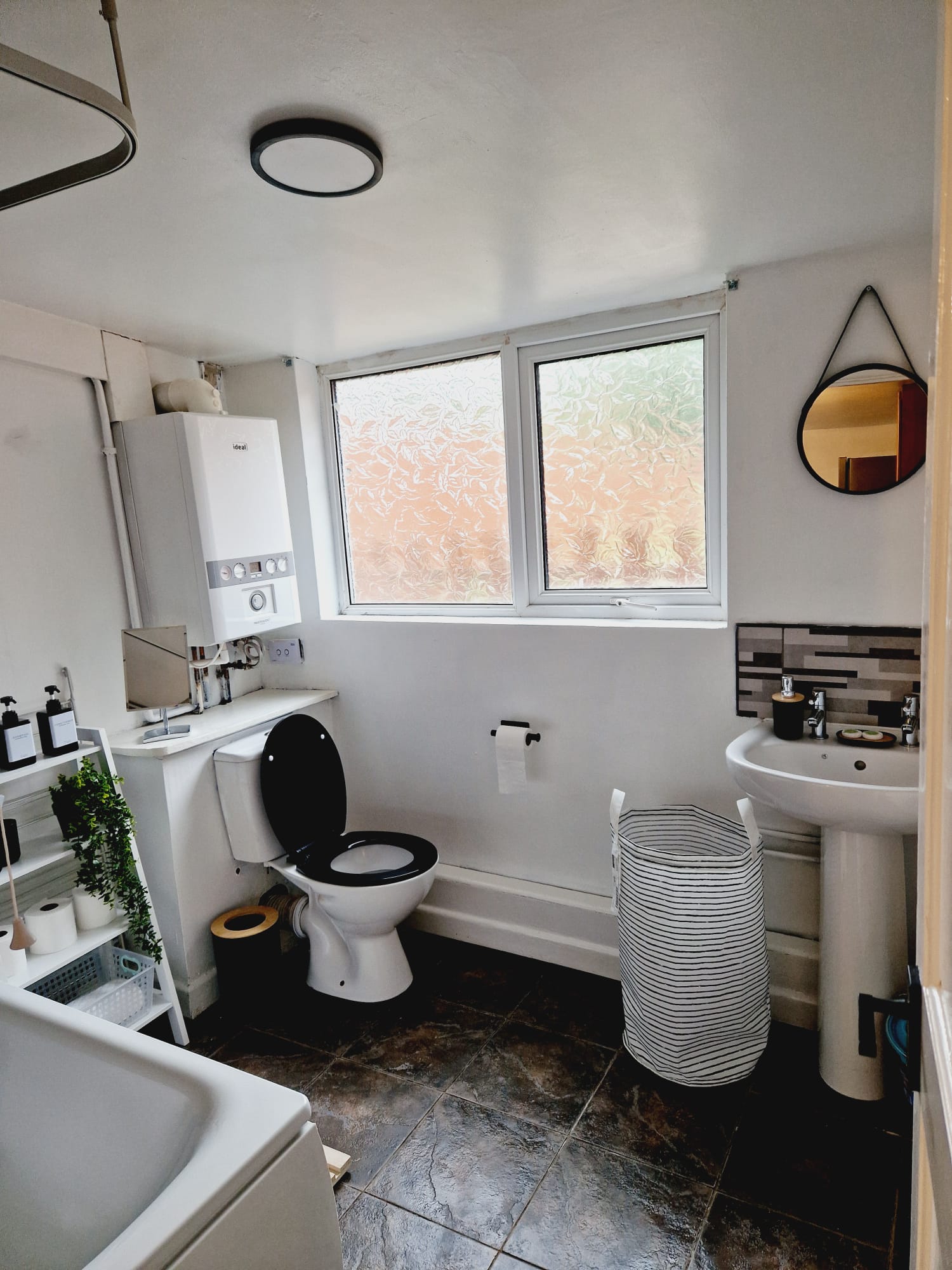 3-bed contractor house in Merthyr Tydfil (CF) photo 5